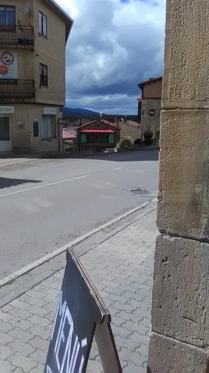 El Albergue Covaleda Eksteriør bilde